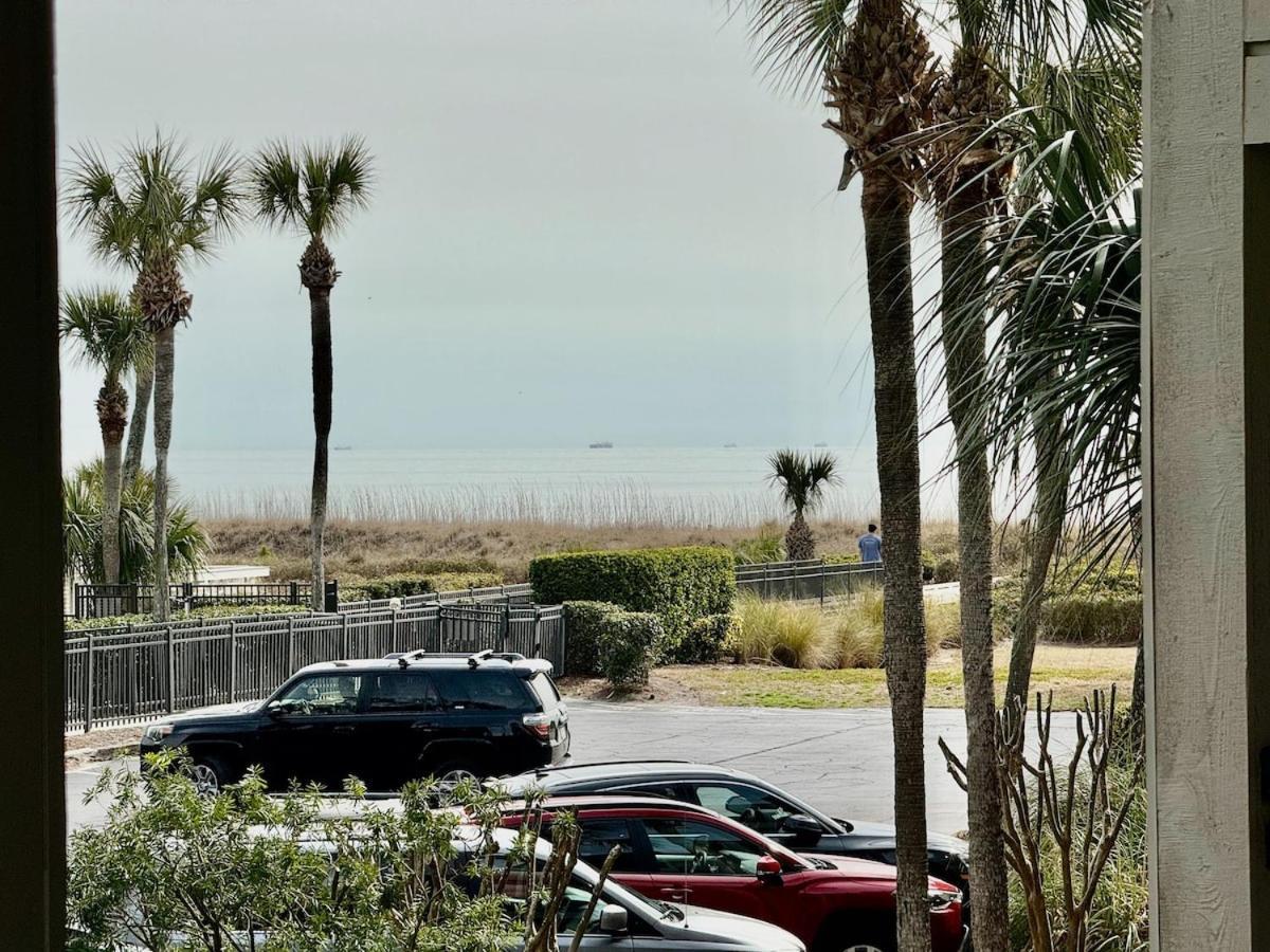 Villa Awesome 1 Bd 1 Ba With Ocean View Steps To Beach à Île de Hilton-Head Extérieur photo