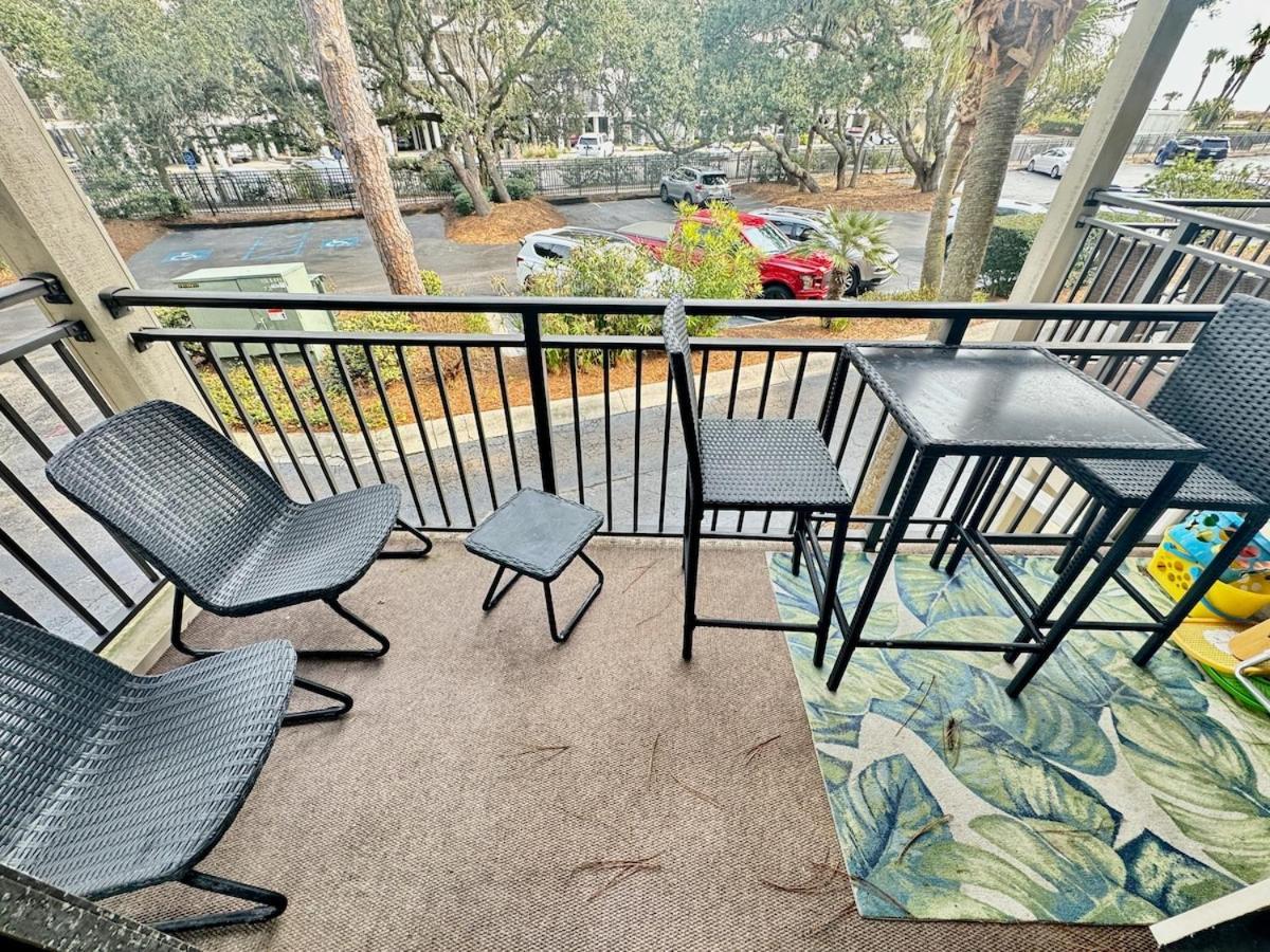 Villa Awesome 1 Bd 1 Ba With Ocean View Steps To Beach à Île de Hilton-Head Extérieur photo